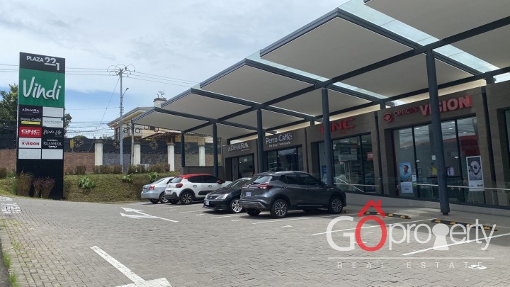 Se alquila local comercial en Curridabat